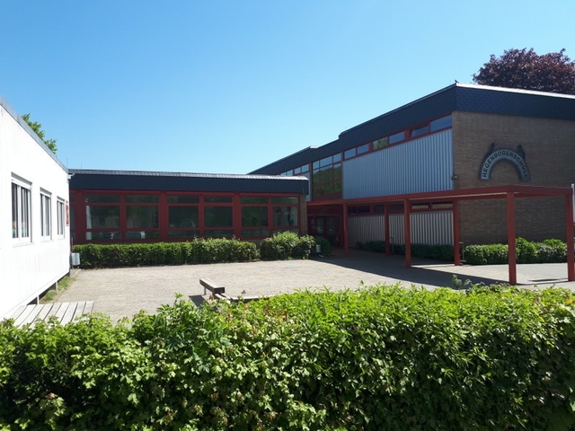 Grundschule Schulgebaeude 2018.1
